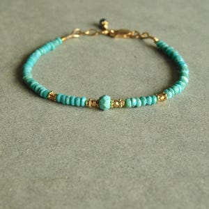 Bracelet Sleeping Beauty En Turquoise Naturelle Et Perles Dorées – Taille 7 Pouces, Réglable, Fait Main