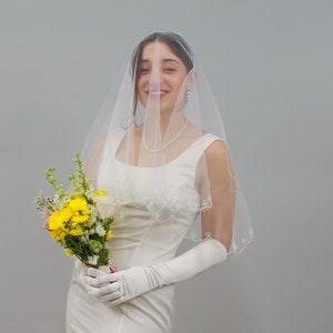 Rowan White Veil, Vintage 1960s Short Round Veil, 1960s Deadstock Veil, Vintage White Chainstitch Hem Veil, 60s Bridal Accessories