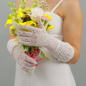 Beatrice Gloves, Vintage 1960s Deadstock Paisley Lace Mid Arm Gloves, Made in Portugal, 60s Mod Bridal, Bridal Accessories