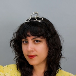 Vintage Rhinestone Double Heart Tiara, 90s Bridal Headpiece, Vintage Deadstock, Rhinestone & Faux Pearl Details, Vintage Bridal Tiara