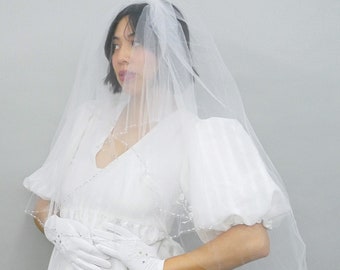 Amara Veil, Vintage 1990s Fingertip Length White Bridal Veil, Deadstock White Bridal Veil, Glass Beaded Floral Design, Bridal Accessories