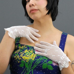 Ursula Gloves, Vintage 1980s Soft Ivory Crochet Gloves, 100% Cotton Gloves, Vinage Deadstock, Wedding Gloves, Bridal Gloves, Tea Party