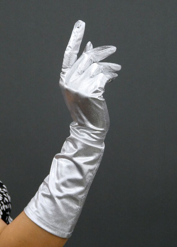 Silver Atomic Age Gloves, Vintage Silver Lamé Mid… - image 9