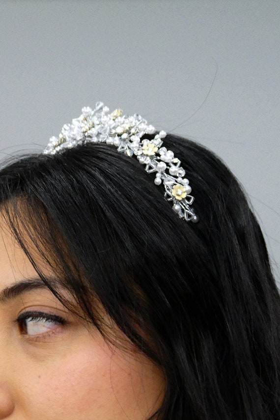 Vintage 1990s Silver Bridal Floral Tiara Hair Com… - image 3