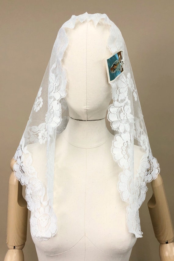 Vintage 1960's White Lace Mantilla Bridal Veil, V… - image 9