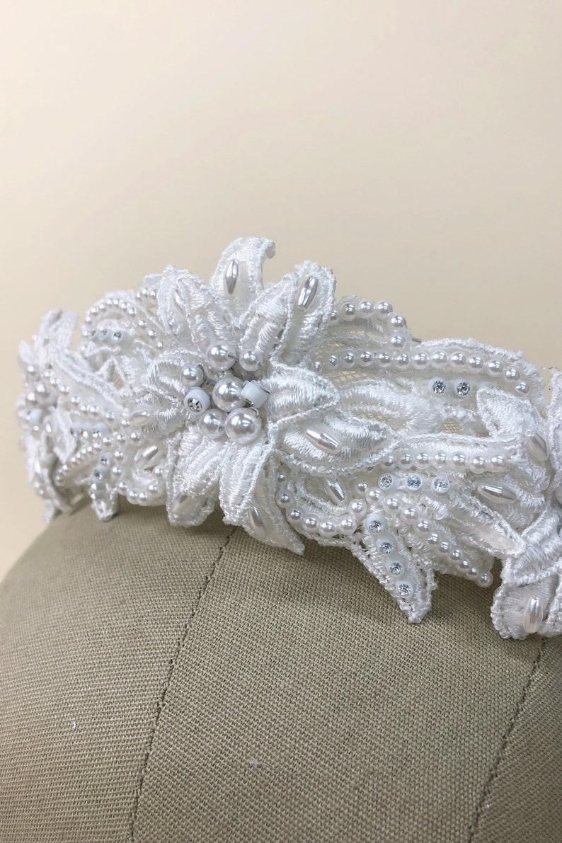 Vintage 1990s Embroidered Floral & Faux Pearls Bridal Crown, Vintage Bridal Crown, 90s Wedding Accessories, Bridal Tiara, Wedding Crown image 7