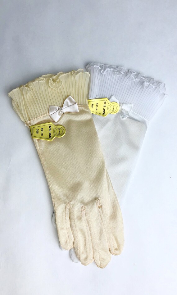 Vintage 1960s Deadstock Sheer Ruffle Gloves, 100%… - image 8