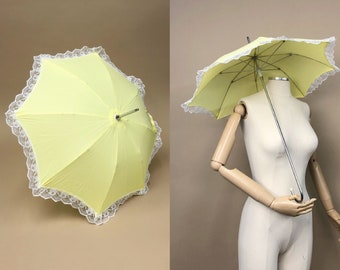 Parasol bordé de dentelle jaune vif et blanche vintage, parasols vintage des années 1970, idéal pour les mariages, les fêtes de mariage, demoiselles d'honneur, accessoires