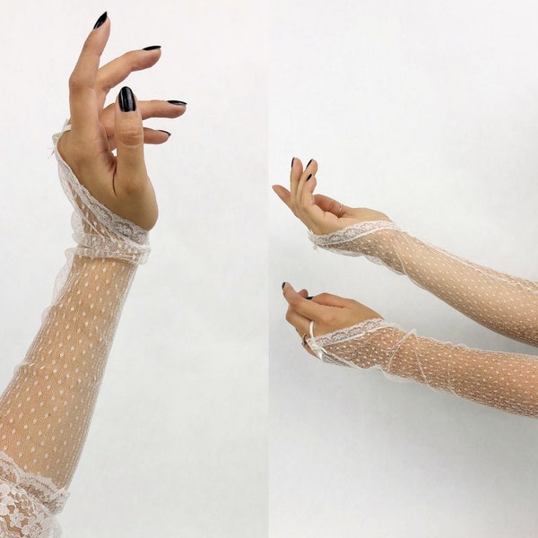 Vintage 1980's Polka Dot White Lace Fingerless Gloves, 80's Bridal Gloves, Victorian Gloves, 80s Does 50s, Vintage Wedding Gloves