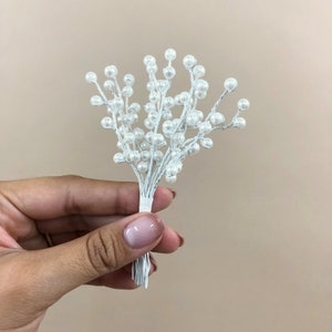 6 Stems - 19.5 Plastic Baby's Breath x108 – Florist Wreath Supply