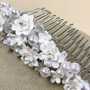 Vintage 1960s Deadstock Floral Bridal Comb, Vintage Polymer Flowers, 60s Bridal Comb, Vintage Romanticism, 60s Floral Bridal Accessories image 8