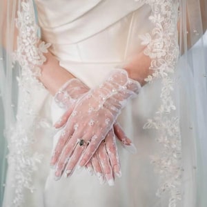 Vintage 1960s Delicate Lace Gloves, White & Black Wrist Length Lace Gloves, Late 1960s Deadstock, Vintage Wedding, Vintage Bridal