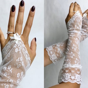 Vintage 1980s White Floral Fingerless Lace Gloves, 80s Deadstock, 80s Nylon Lace Gloves, Vintage Goth Bridal, 80s Punk Rock, No Stretch