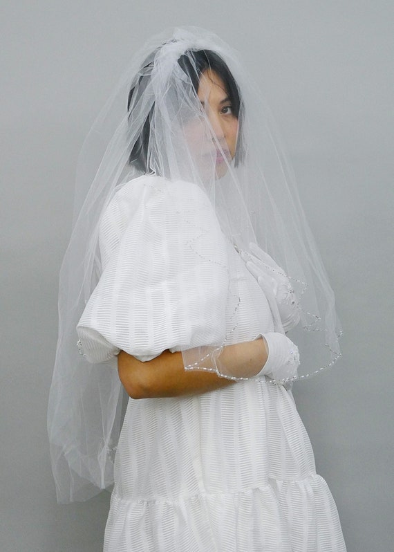 Amara Veil, Vintage 1990s Fingertip Length White … - image 10