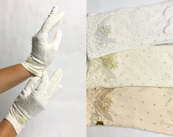 Guantes con cuentas de satén mate vintage de la década de 1960, guantes de boda formales de los años 60, guantes de novia de los años 60, material muerto, disponibles en blanco, marfil o beige