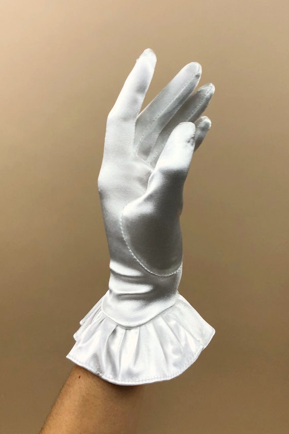 Vintage 1970s White Nylon Gloves w/Slanted Ruffle… - image 6