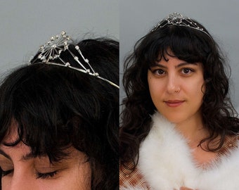 Vintage Starburst Rhinestone Silver Crown, Delicate Vintage Tiara, 1990s Deadstock Bridal Tiara, Bridal Accessories, Vintage Metal Tiara