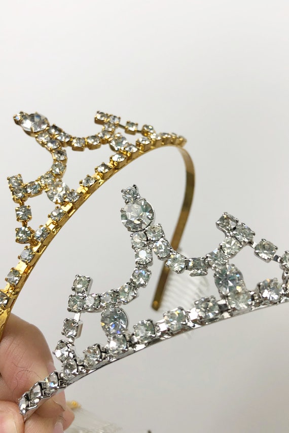 Stick on Trident Rhinestone Bindi Stick on Trident Rhinestone Bindi
