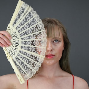 Rococo Style Floral Lace Fans, Ivory and White Floral Lace Fans, Rococo Wedding Accessory, Bridal Lace Fans, Quantity Discounts