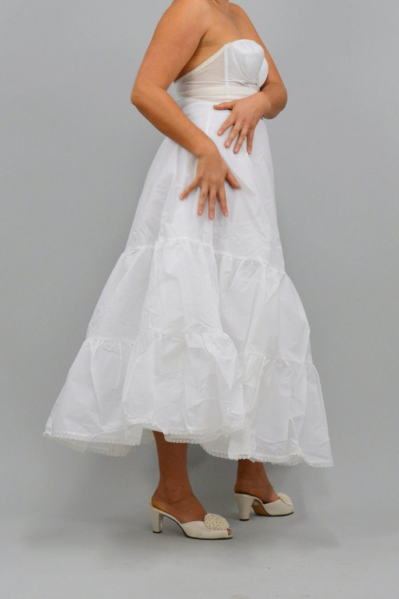 The Crest Petticoat Skirt, Tiered Underskirt, Vintage… Gem