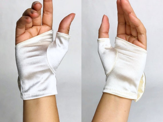 Vintage 1970s Deadstock Fingerless Satin Gloves, … - image 7