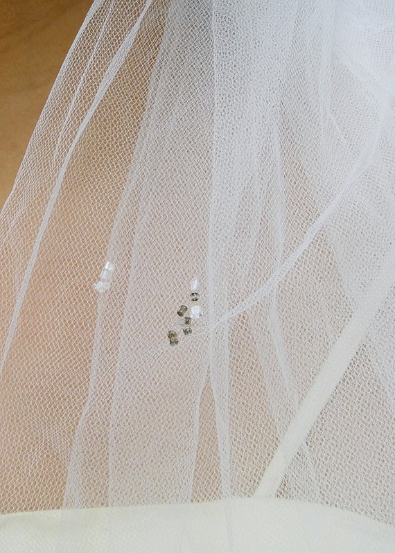 Astra Veil, Vintage 1990s White Fingertip  Veil, … - image 8