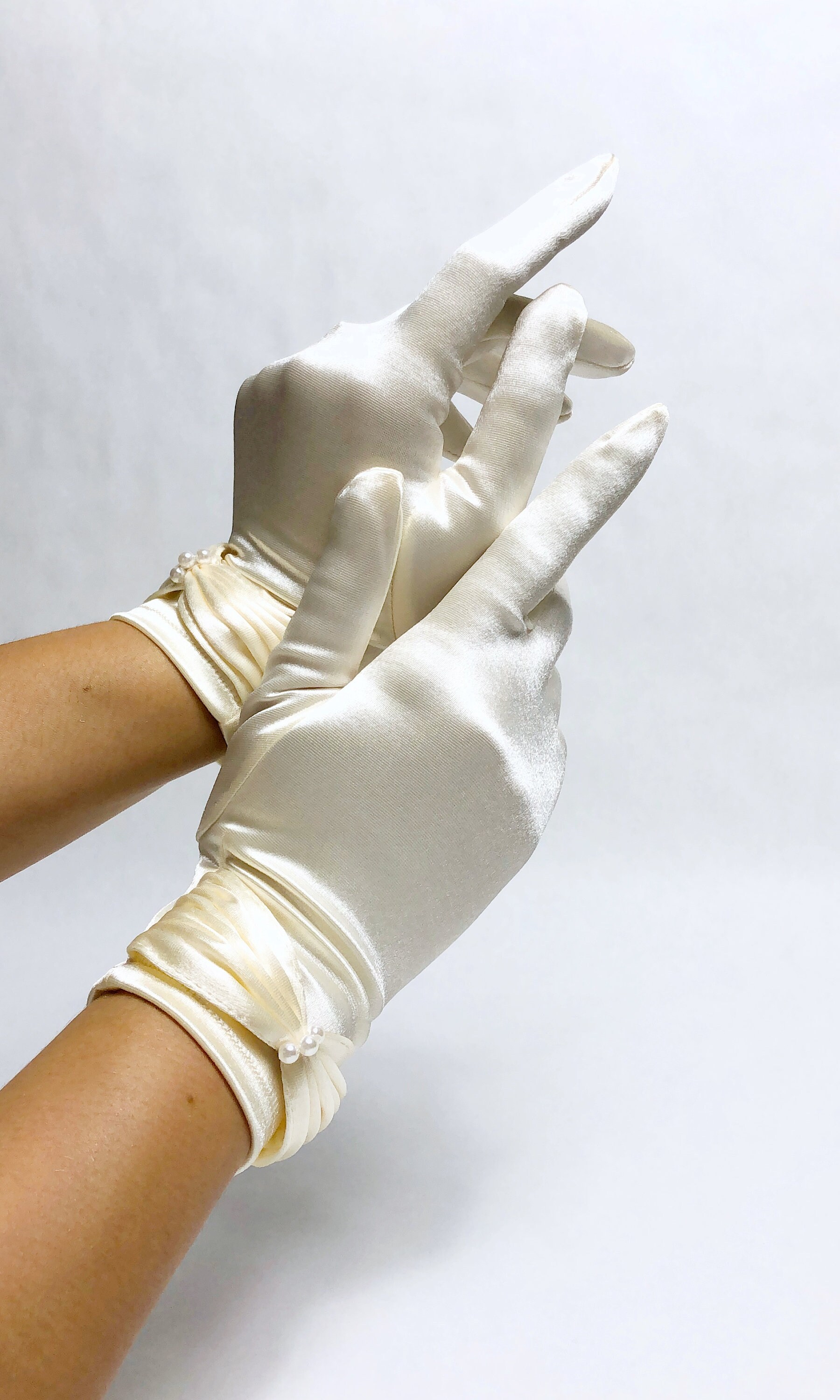 Last Pair Easter gloves -Tea party gloves Accessoires Handschoenen & wanten Avondhandschoenen & chique handschoenen Wedding gloves Lace gloves White lace gloves Womens gloves 
