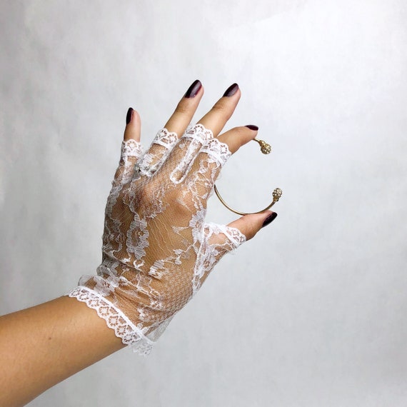 Vintage 1980s White Fingerless Lace Gloves, 80s B… - image 1