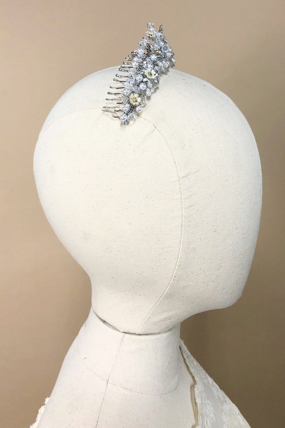 Vintage 1990s Silver Bridal Floral Tiara Hair Com… - image 7