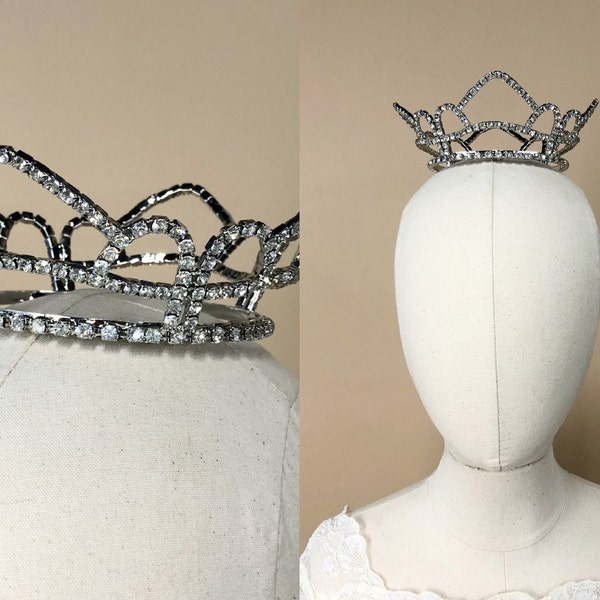 Vintage 1950s Regal Rhinestone Crown, Vintage Deadstock Crown, Rhinestone Tiara, Halo Style Crown, Vintage Victorian Revival, Regal Crown