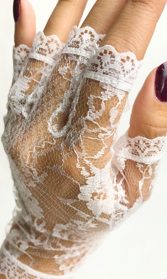 Vintage 1980s White Fingerless Lace Gloves, 80s B… - image 8