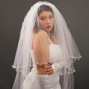 Julia White Veil, Vintage 1980s Soft Lettuce Trim Two Tiered Veil, Finger Tip Length Veil, 80s Wedding Accessories, 80&#39;s Bridal Accessories