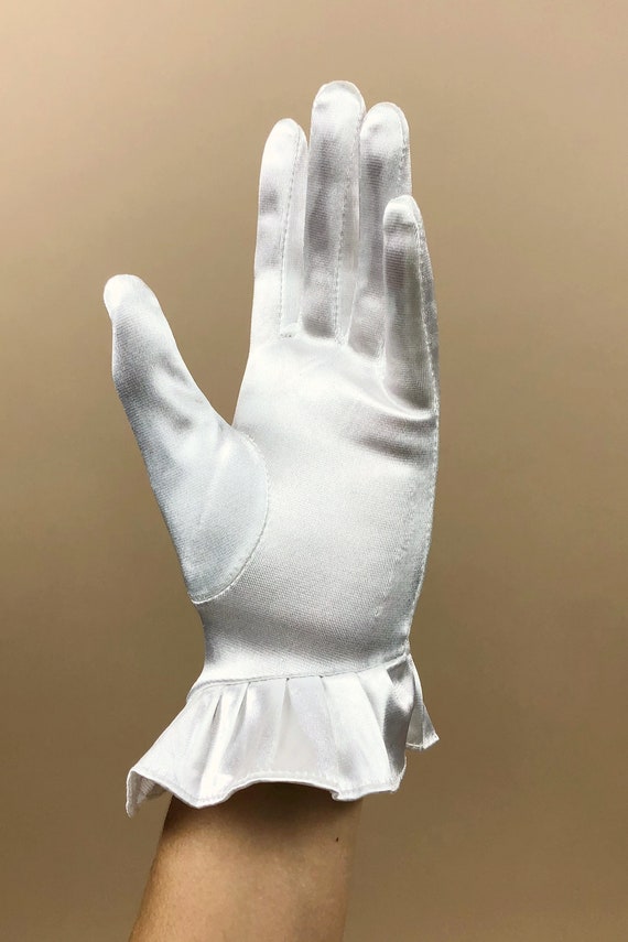 Vintage 1970s White Nylon Gloves w/Slanted Ruffle… - image 7