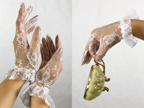 Vintage 1980s Deadstock White Thin Sheer Lace Glov