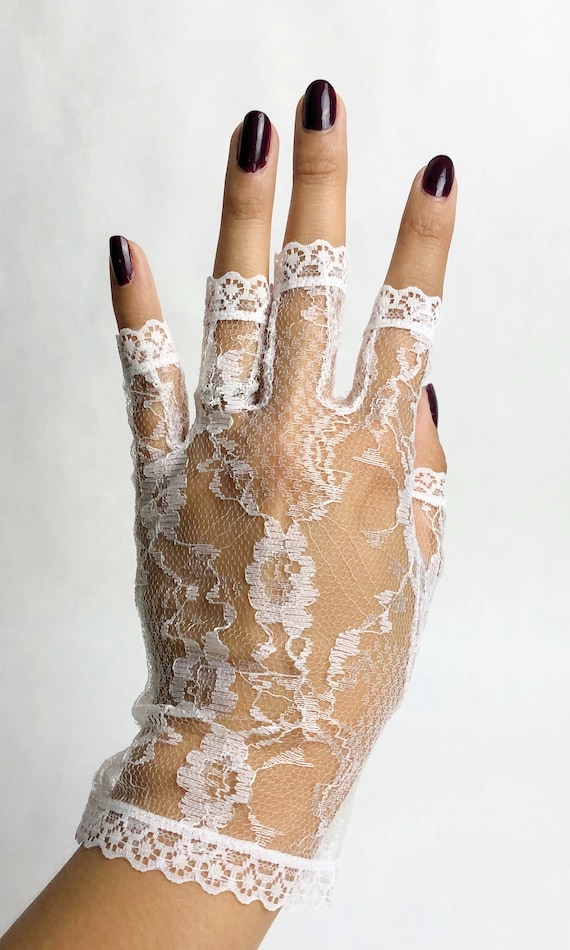 Vintage 1980s White Fingerless Lace Gloves, 80s B… - image 4