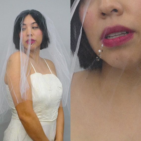 Astra Veil, Vintage 1990s White Fingertip  Veil, … - image 1