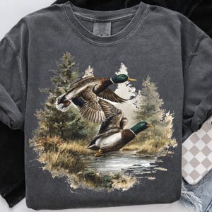 Patos-reais vintage PNG Estilo gráfico dos anos 90 Sublimação de outono Pato aquático Png Design de camisa da natureza para impressão Retro Natureza Png Vida selvagem Png