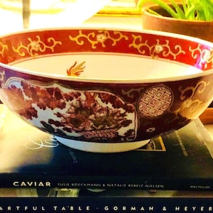 Antique Imari Porcelain Bowl: Hand-Painted Japanese Masterpiece, 8.5 inch, 1900s