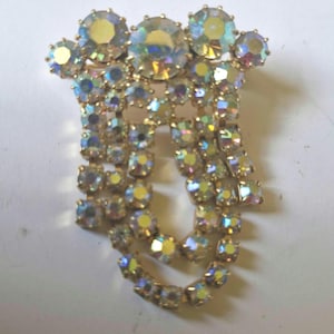 Aurora Borealis Crystal Dangle Brooch Vintage 1950s/60s Excellent Condition