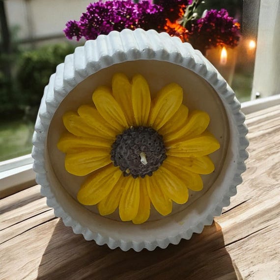 Daisy Soy Candles - Mini Fluted Vessel