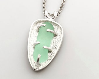 CUSTOM - Votre verre de plage, verre de mer, pierre spéciale sertie dans un pendentif en argent fin de votre choix et design argent sterling argent