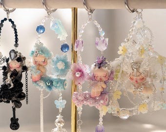 Llavero de hada SKULLPANDA para bolso / Llavero de cristal hecho a mano / Llavero de ángel floral para bolso / Accesorio de fantasía kawaii