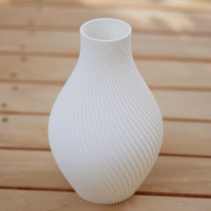 3D Printed Swirl Ribbed Vase – Modern Minimalist Decor