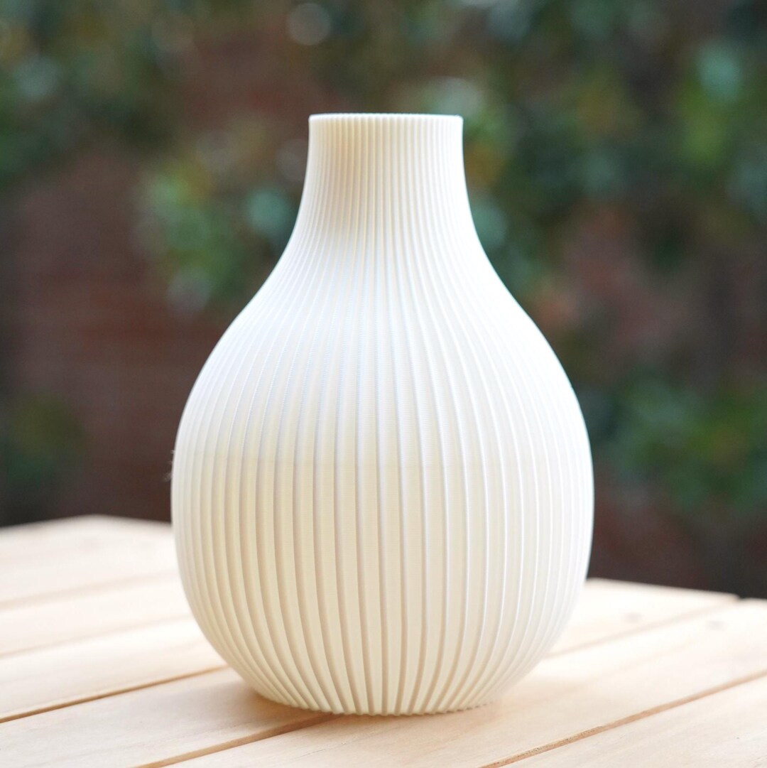 Minimalist Ribbed Vase | Modern Home Decor | Elegant Curves | Multiple ...
