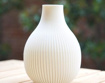 Minimalist Ribbed Vase | Modern Home Decor | Elegant Curves | Multiple Colors Available