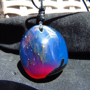 28 gr Pendant 44x41x27 mm Indonesian Blue Amber for Healing 26A280