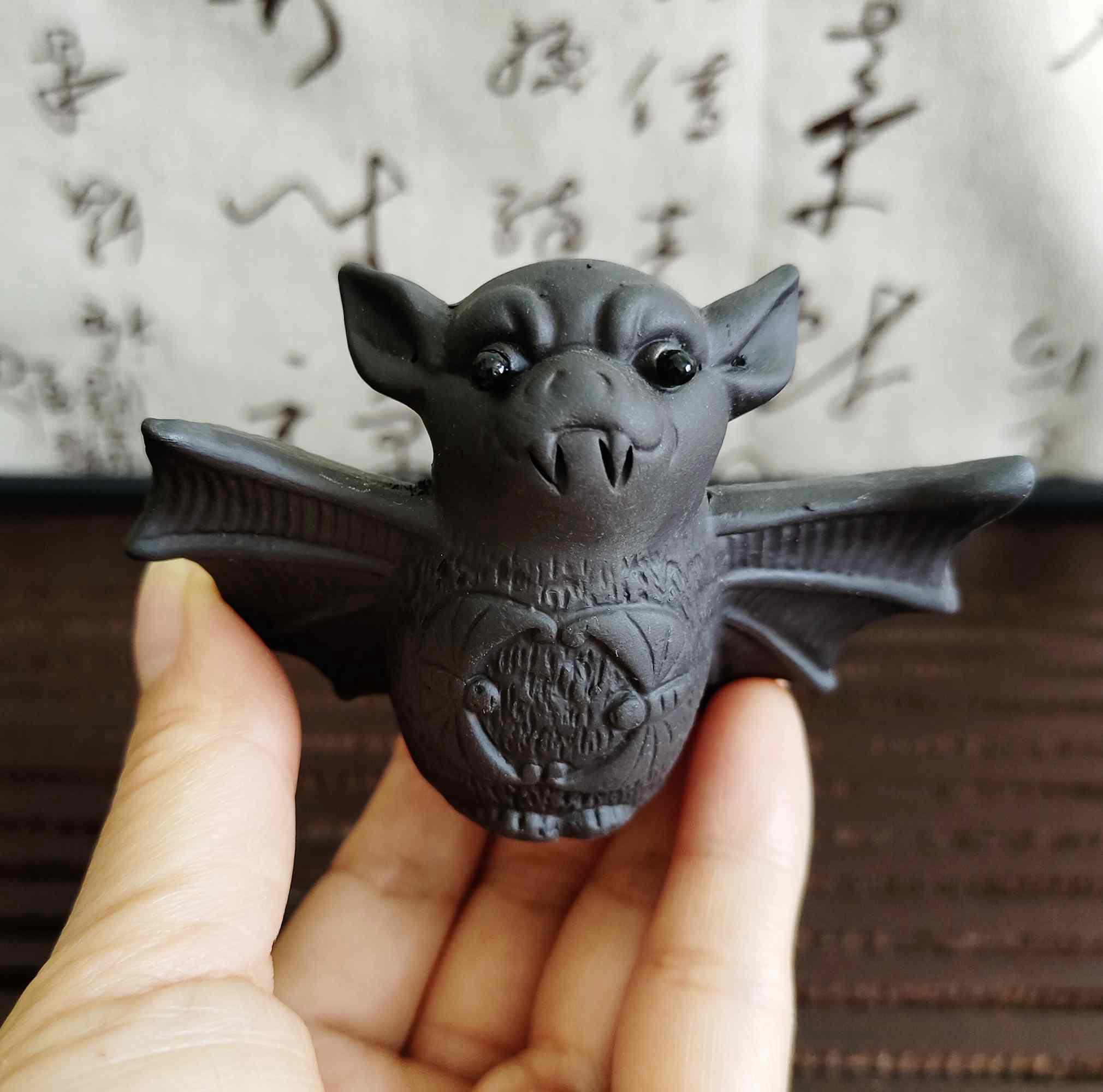 陶器彫刻の祈るコウモリの像 - Etsy 日本