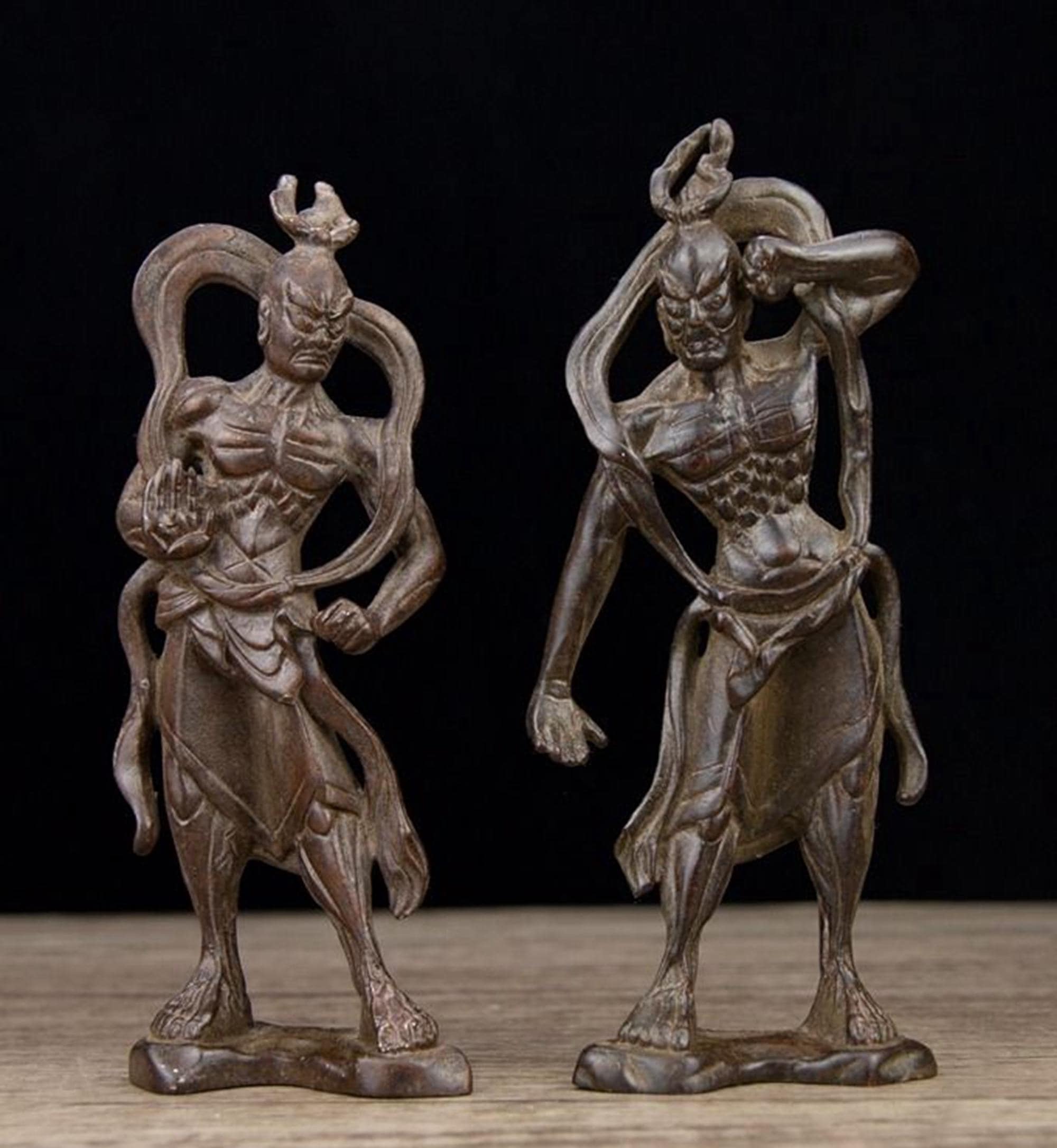 ヴィンテージブロンズ彫刻の2人の将軍、ヘンとハの像：風水像 - Etsy 日本