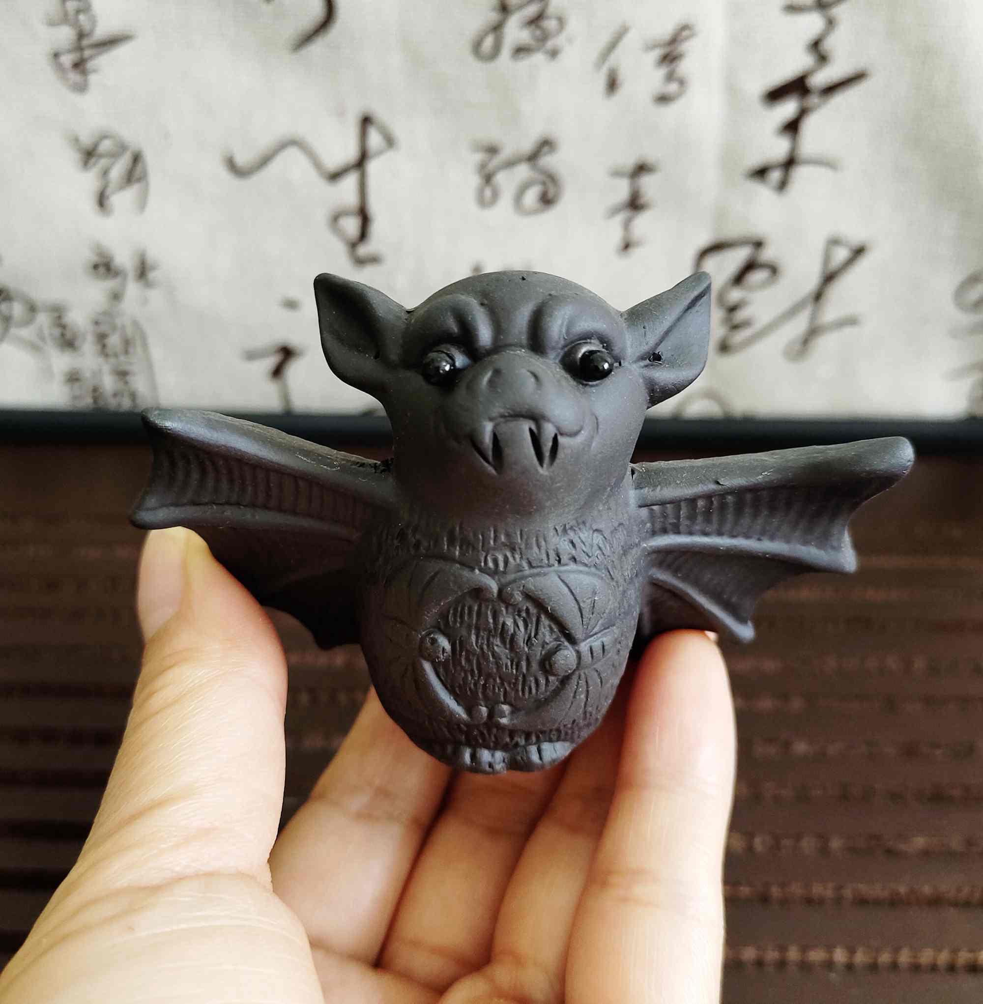 陶器彫刻の祈るコウモリの像 - Etsy 日本