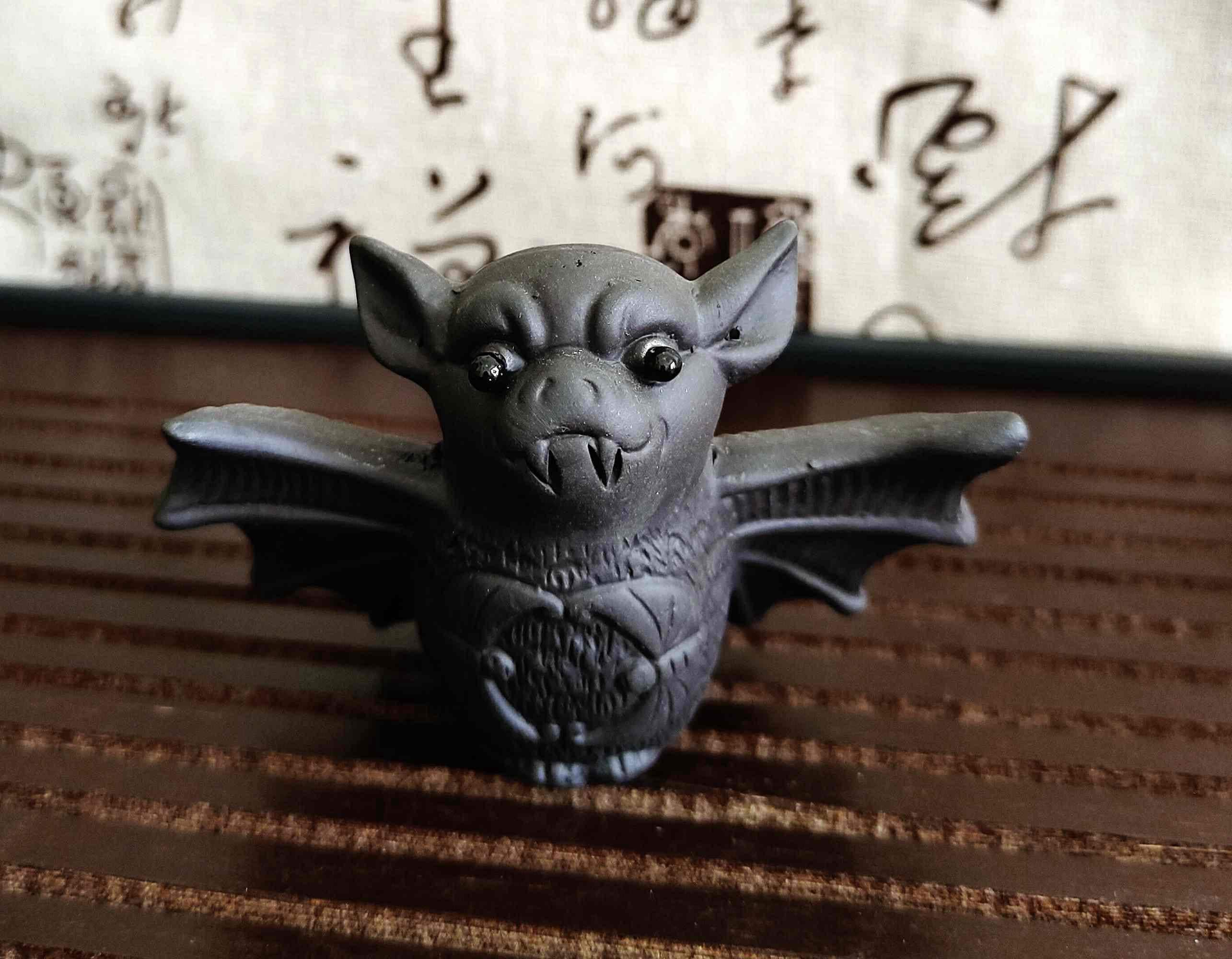 陶器彫刻の祈るコウモリの像 - Etsy 日本